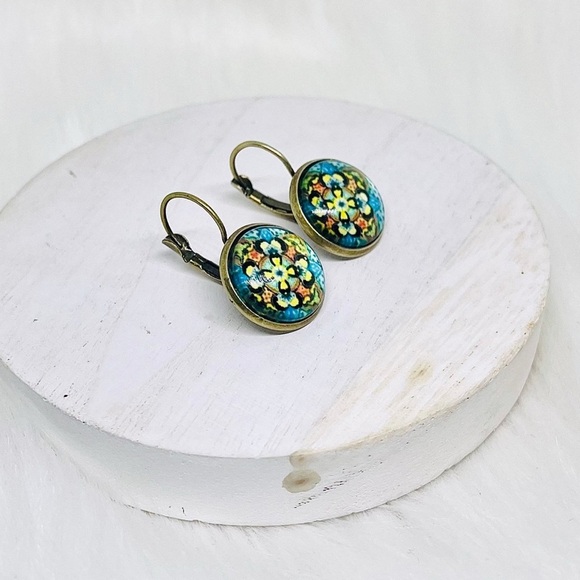 Colorful Floral Ethnic Earrings and Yellow Beaded Bracelet Set - Picture 6 of 7